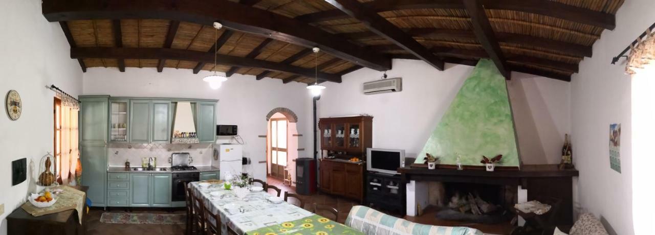 Villa L'Oleandro Oliena Bagian luar foto
